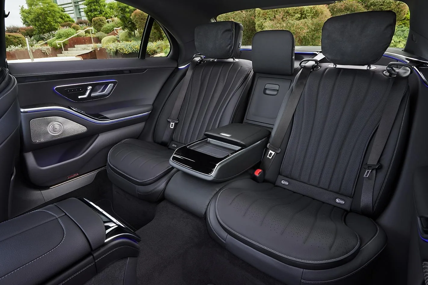First Class Sedan rear cabin: Mercedes-Benz S-Class rear seats
