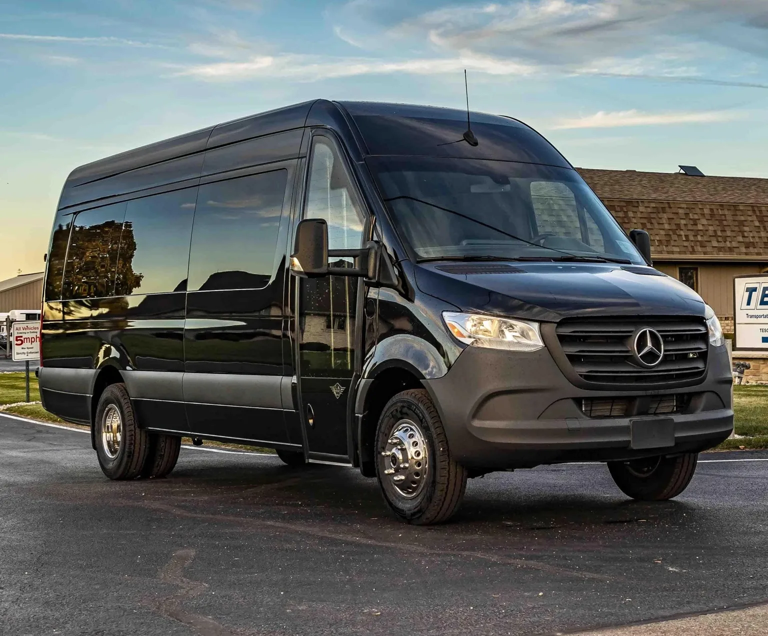 Executive Sprinter: black Mercedes-Benz Sprinter
